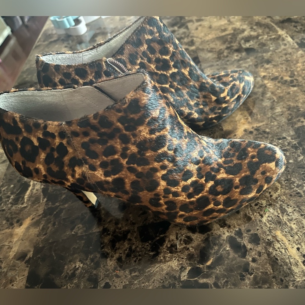 Vince Camuto heels size 8.5